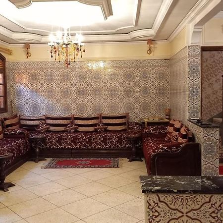 Stay With Low Budget Marrakesh Exterior photo