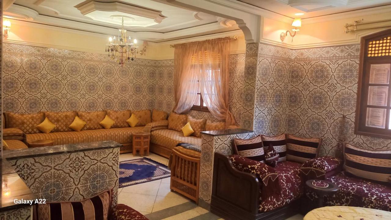 Stay With Low Budget Marrakesh Exterior photo