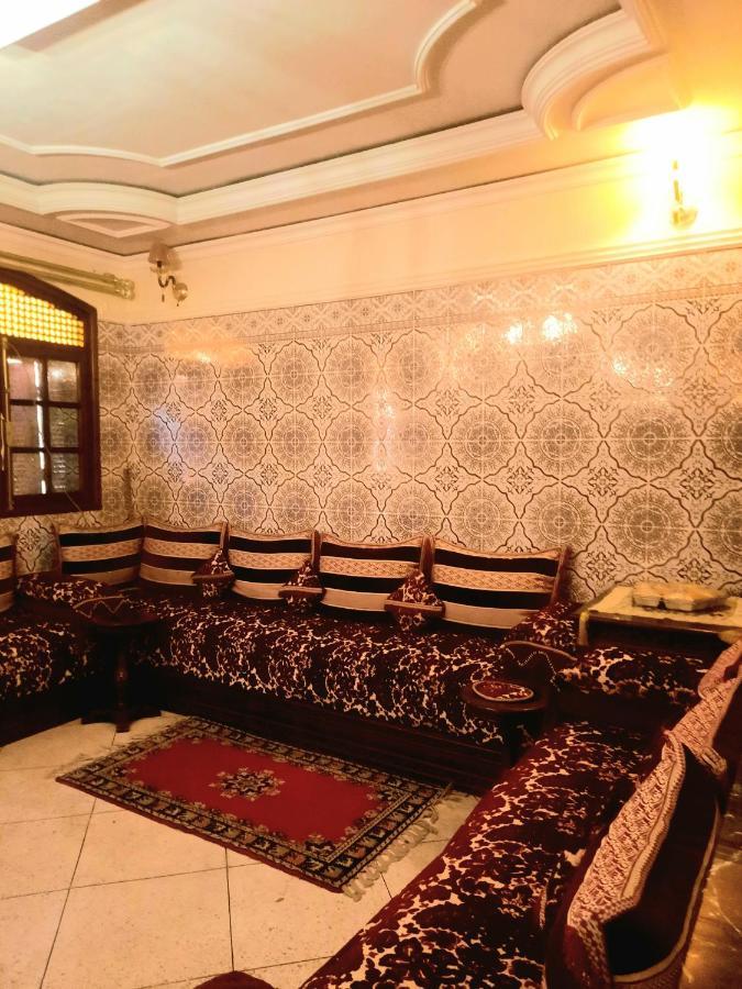 Stay With Low Budget Marrakesh Exterior photo