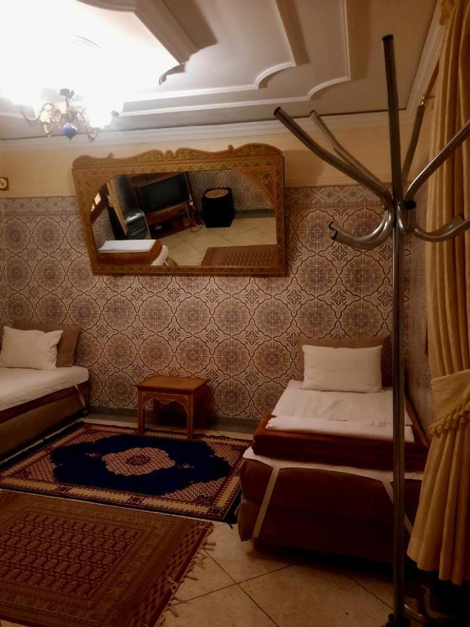 Stay With Low Budget Marrakesh Exterior photo