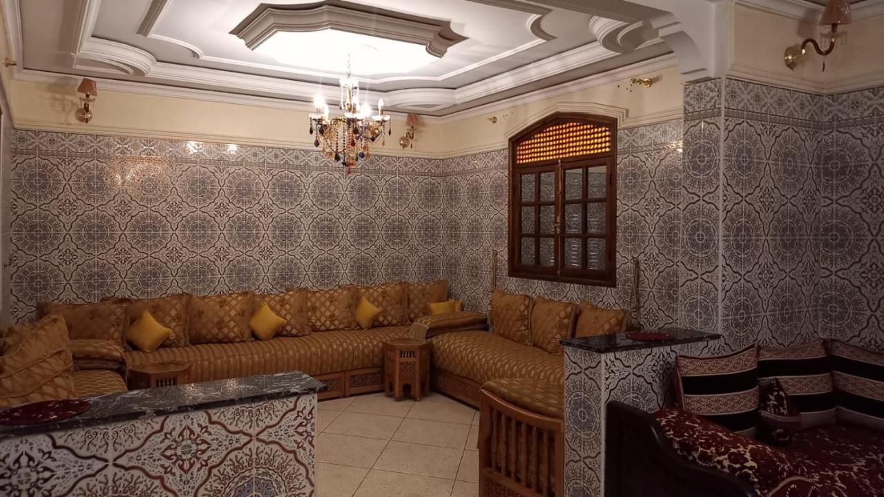 Stay With Low Budget Marrakesh Exterior photo