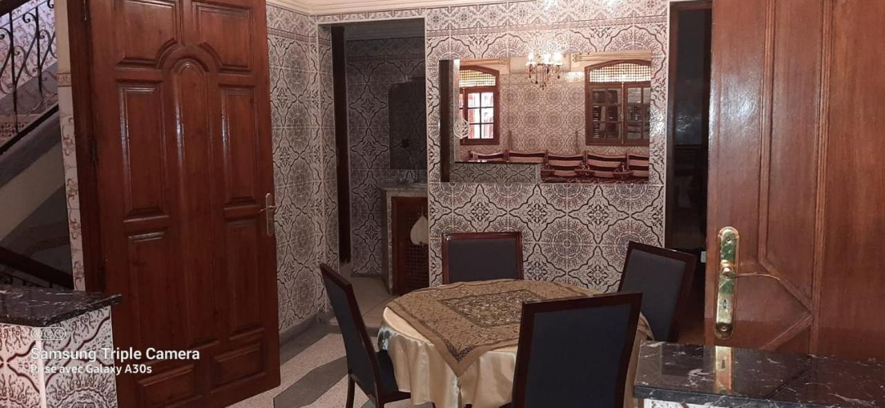 Stay With Low Budget Marrakesh Exterior photo